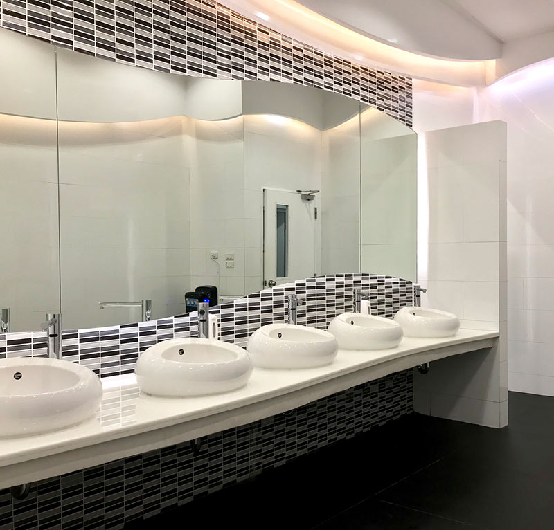 Commercial washroom with multiple sinks